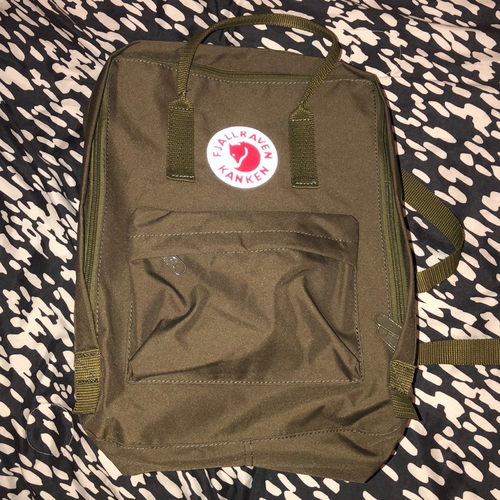 Fhallraven Kanken like new Backpack army green